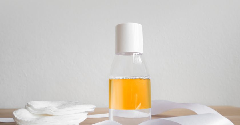 Comment bien choisir une huile démaquillante qui hydrate et nourrie ?
