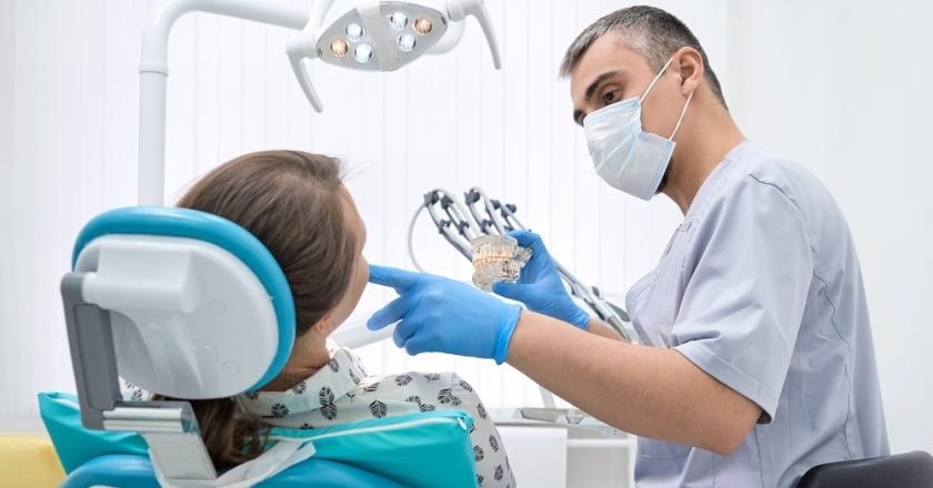 Quand et pourquoi consulter un orthodontiste : conseils et informations pratiques